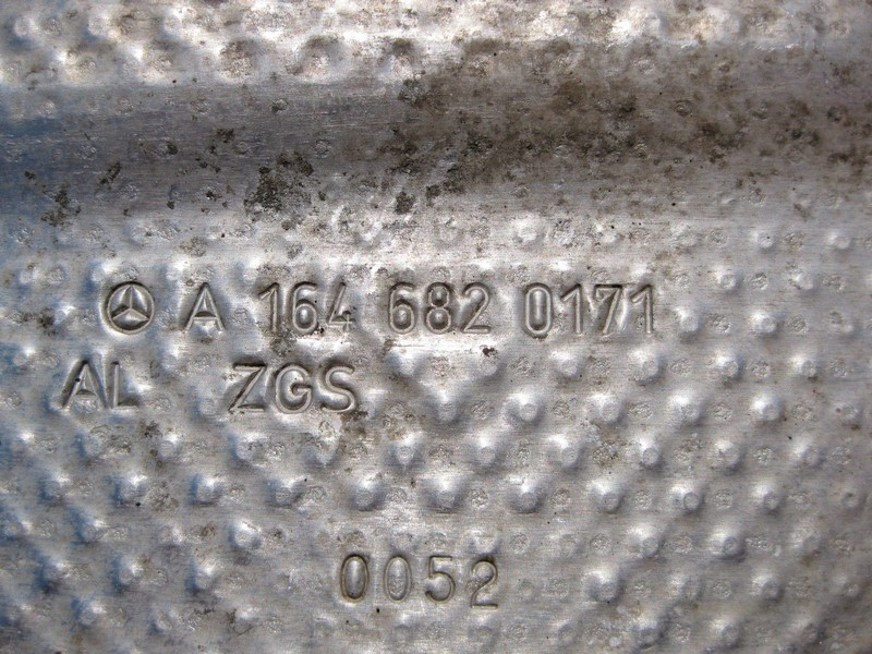 Mercedes-Benz  A1646820171 Захисний екран на лівому ланжероні моторного відсіку ML W164 GL X164 Одеса - фото 3