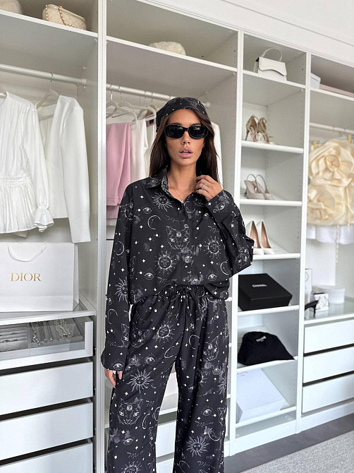 Женский трендовый костюм двойка с банданой Awakening турецкий софт принт Черный, 42/44 Одесса - изображение 1