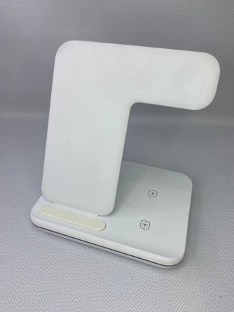 Бездротове зарядний пристрій Wireless Charger 3в1 для iPhone, Apple Watch, AirPods біле Б/В Київ