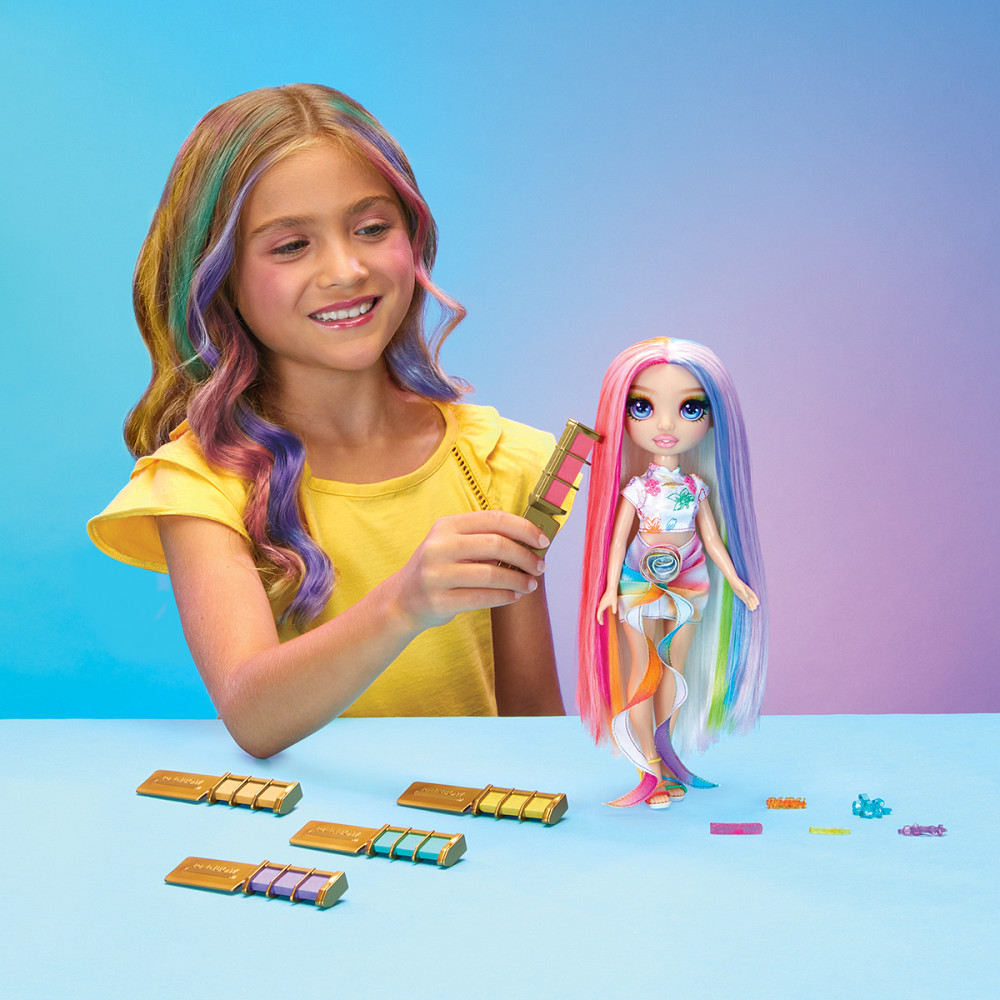 Ігровий набір з лялькою Rainbow High серії Крейда для волосся та стиль – Амая Дніпро - фото 10