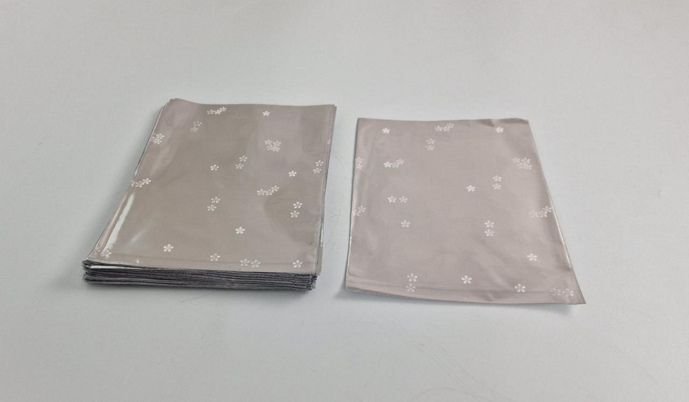 Пакет с рисунком для упаковки подарков  (15*20) №413 (3) фольгированный 