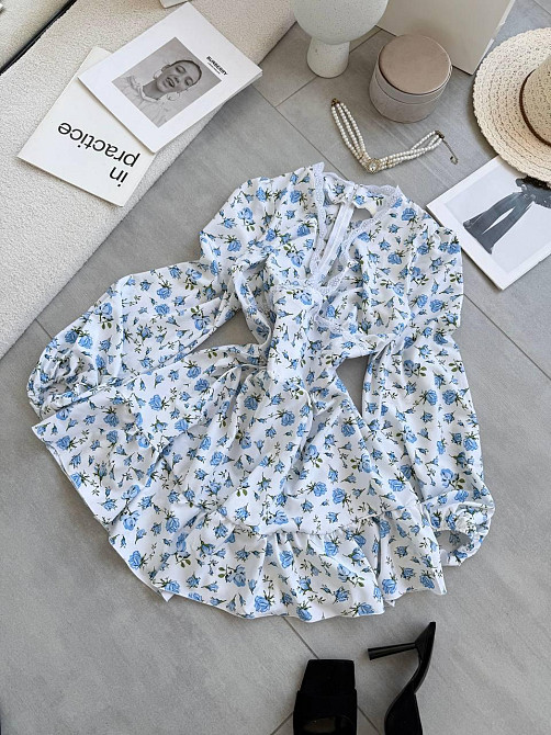 Женское романтичное мини платье в цветочный принт с кружевом софт / штапель 44/46, Голубой Одесса - изображение 6