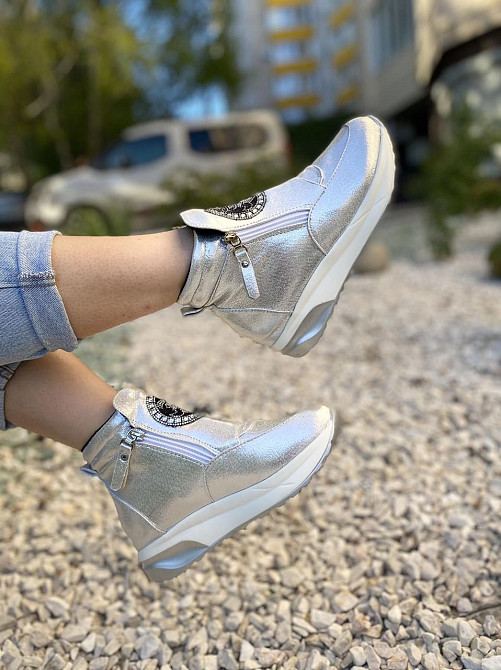 Жіночі черевики VEAGIA срібні еко-шкіра з напиленням висота 12см стелька 36р.-23см 37р.-23,5см Коломия - фото 9