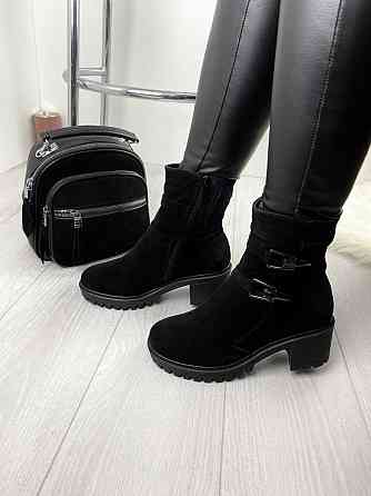 Жіночі черевики ARLETT чорні натуральна замша зима висота черевика 14 см (Б321) 39 Коломия