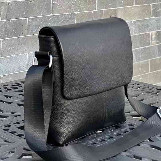 Шкіряна сумка чоловіча через плече 21х23х5.5, м'яка барсетка для гаджетів Tiding Bag 12977 чорна Київ