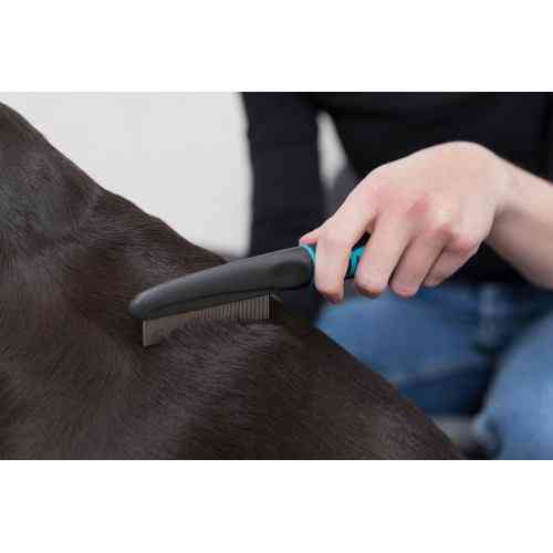 Расческа Trixie для вычесывания блох и вшей металлическая с пластиковой ручкой 21 см Киев