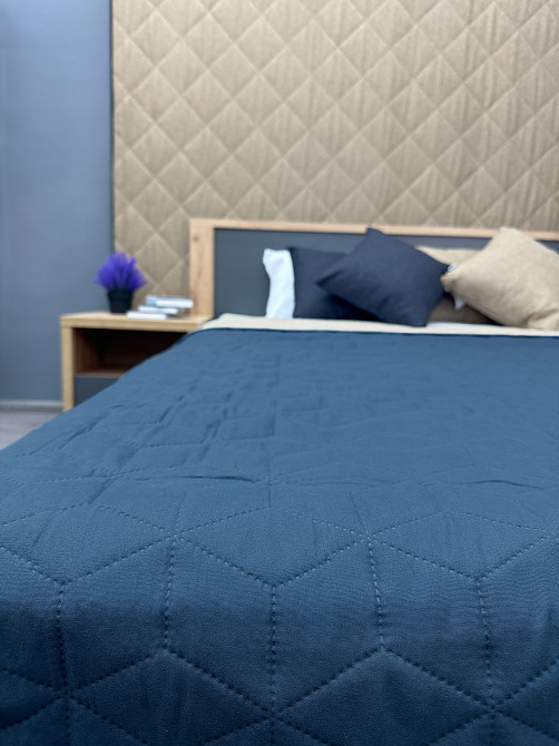 Покрывало двустороннее Decorator Microfiber куб 210х215 см синий с бежевым (85-136) Киев - изображение 2