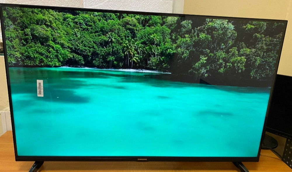 Распродажа ! Телевизор Samsung 4K, Smart TV 45