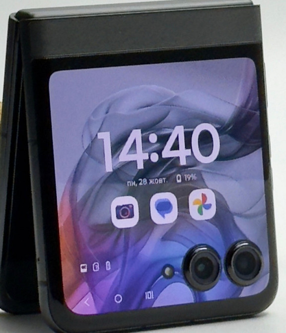 Смартфон Motorola Razr 2024 XT24553 8/256Gb. Киев - изображение 1