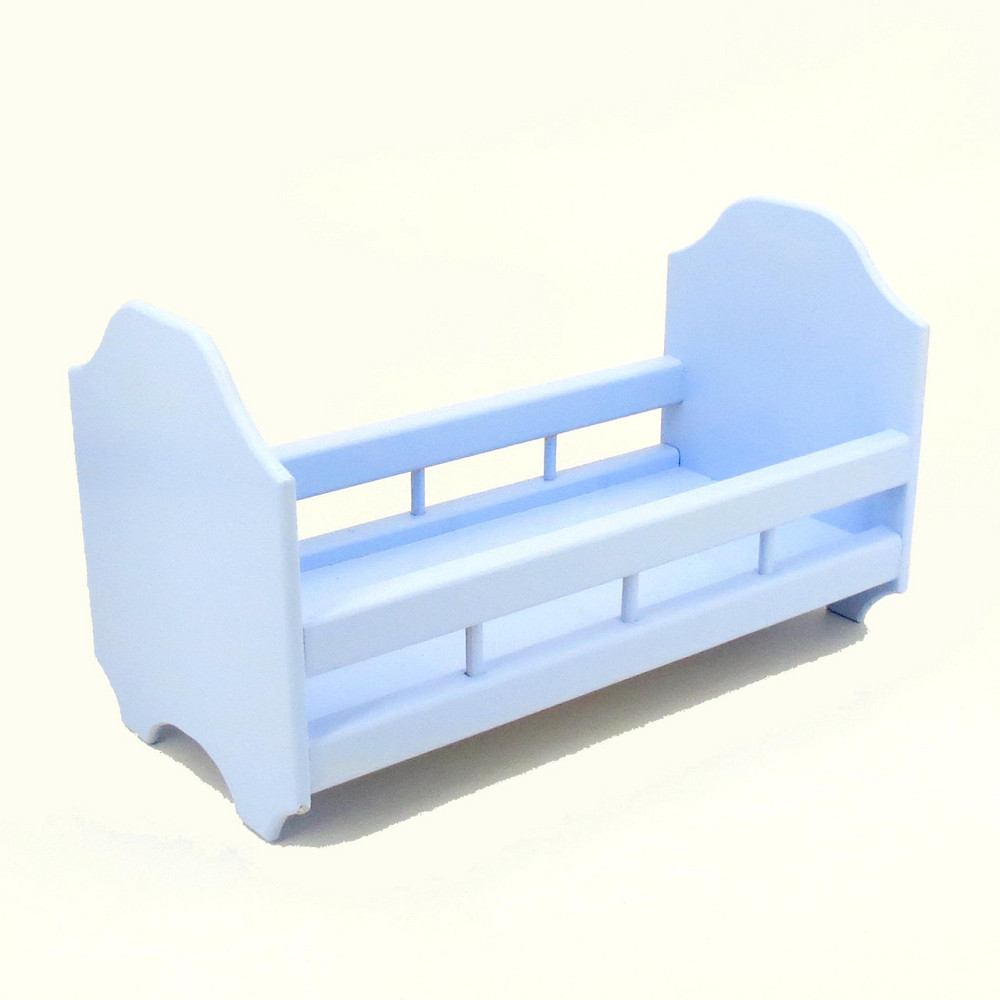 Кровать для кукол 