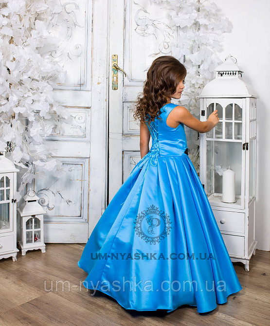 Шикарне довге плаття з чорним купоном на 6-8 років Кривий Ріг - фото 3