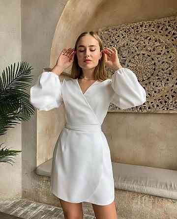 Женское романтичное мини платье на запах костюмка Молочный Одесса