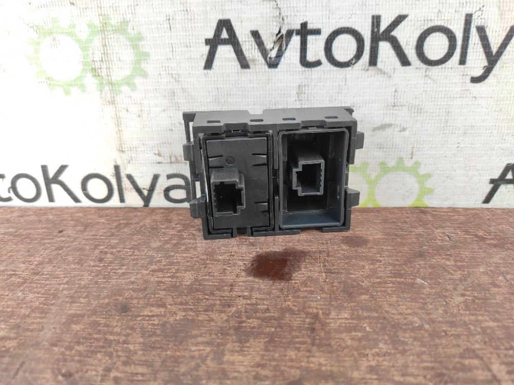 Кнопка обігірву заднього скла Renault Trafic III 2014-2021 (253508347R) Ковель - фото 2