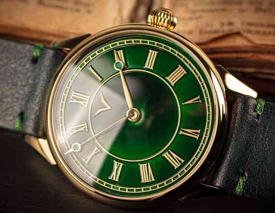 Эксклюзивная модель часов марьяж с зелёным эмалевым циферблатом. Харьков
