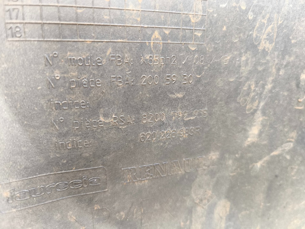 Бампер передній Renault Clio III 2009-2012 рестайлінг (8200799935) Ковель - фото 9