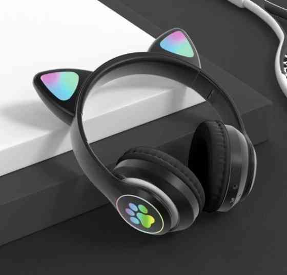Беспроводные наушники светящиеся Ушки с поддержкой карты памяти (черный) Винница