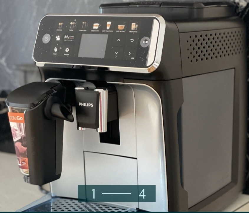 Кавомашина: Phillips 5400. Харків - фото 1