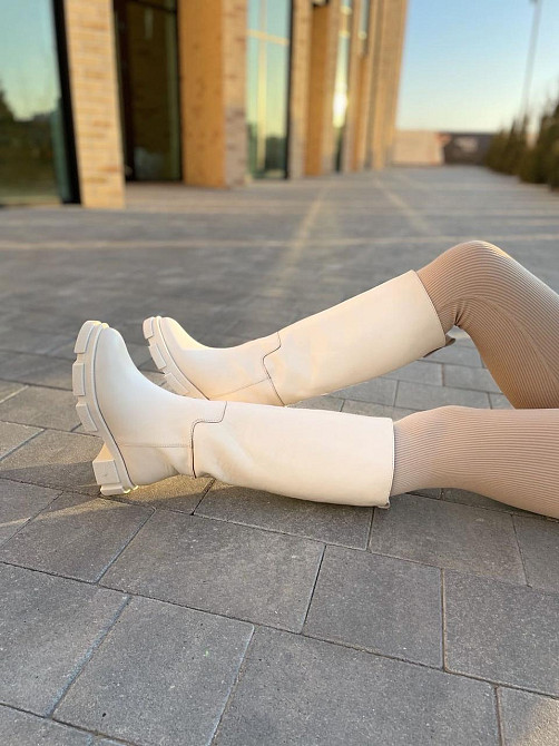 Чоботи зимові жіночі з натуральної шкіри на низькому ходу бежевого кольору р. 36, 37, 39 / Чобо Коломия - фото 10