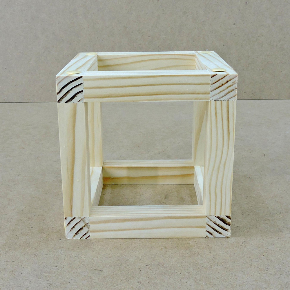 Полка настенная для цветов 