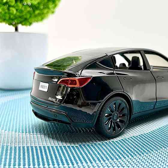Машина Автосвіт Tesla Model Y інерційна відчиняються двері капот багажник 17см Чорна (AP-2001) Чернігів