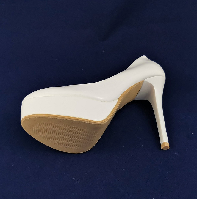 Жіночі Білі Туфлі на Каблуку Шпильке Лакові Модельні (розміри: 38,40) - 139/160 Дніпро - фото 7
