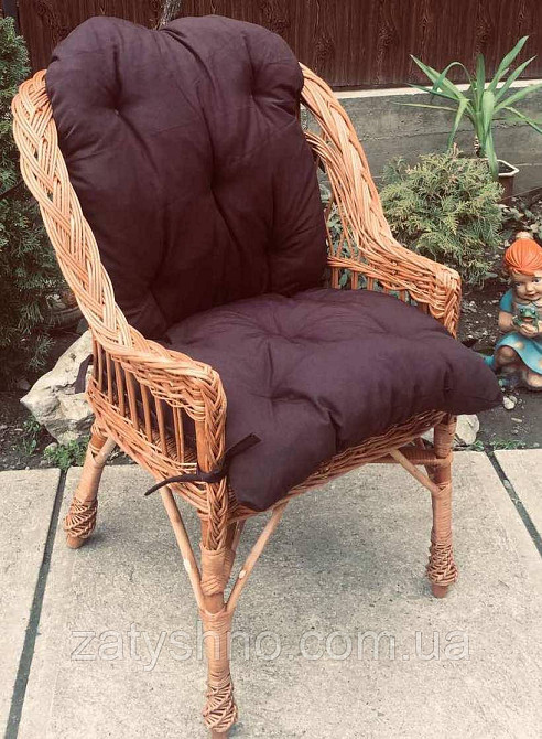 Крісло плетене з коричневою накидкою Київ - фото 4