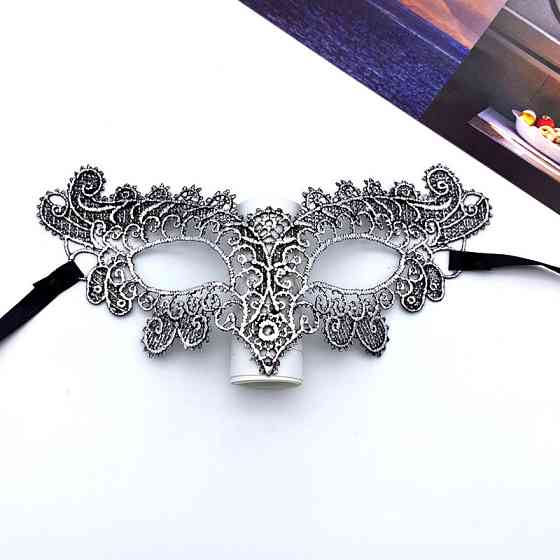 Маска із мережива маскарадна на лице 22 на 7 см сріблястий Київ