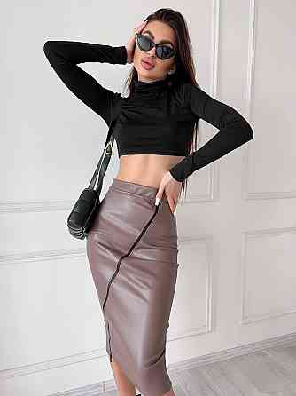 Кожаная юбка миди с разрезом 