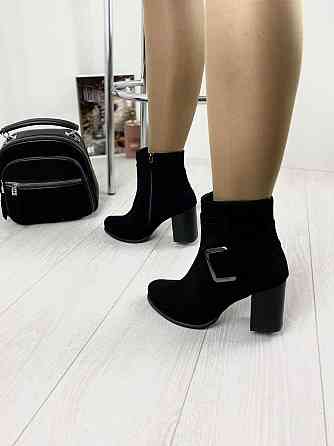 Жіночі черевики 04з-4 чорні замша натуральна висота підборів 8,5см висота черевика 11,5см 37р. Коломия