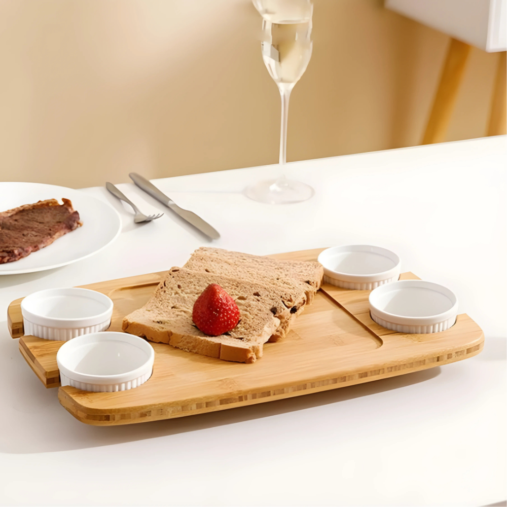 Бамбуковая доска для сервировки и подачи еды с соусниками, деревянная менажница для завтраков 38.5×25.4×3.5 см Каменец-Подольский - изображение 1