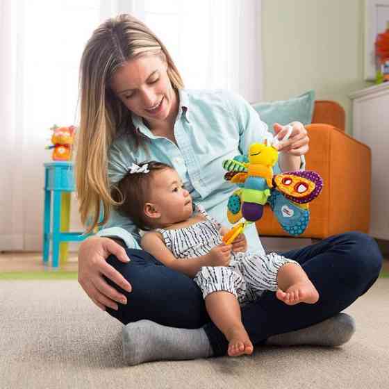 М'яка іграшка-підвіска Lamaze Метелик із прорізувачем і пищалкою (L27024) Киев