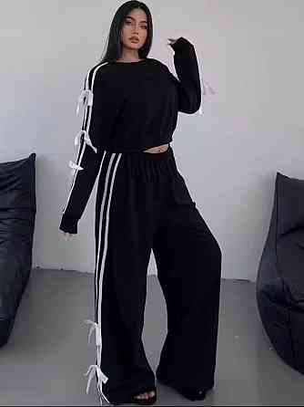 Женский утепленный оверсайз костюм двойка с лампасами и стильными бантиками трехнитка на флисе Одесса