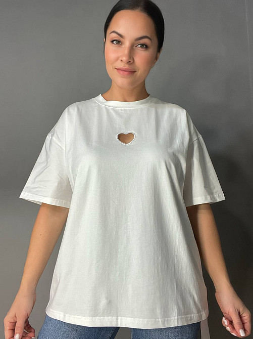 Футболка жіноча A-N 25037 оверсайз подовжена вільний крій виріз серце попереду one size, білий, one size Київ - фото 16