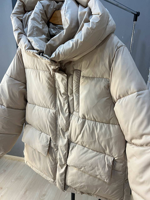 Куртка жіноча Lady Yep 9013 пуффер подовжена накладені кишені з капюшоном бежева, бежевий, 46 Київ - фото 14