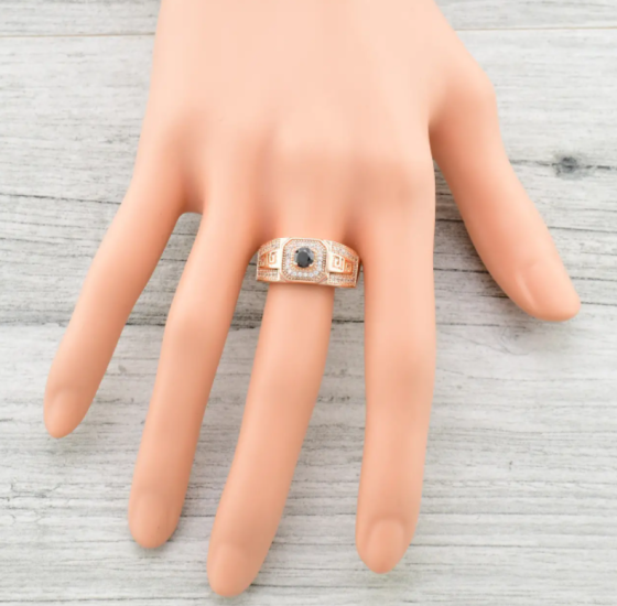 Печатка Xuping 11269 черные фианиты, позолота РО, ширина 10 мм, размер 20, вес 5,3 г, мужская Киев