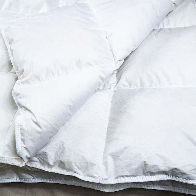 Ексклюзивна пухова Полуторна ковдра преміум якості YouStar 100% гусячий пух, Сатин, розмір 145х205 см (Білий) Суми - фото 4