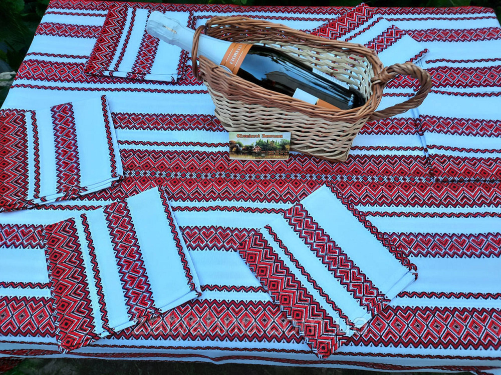 Скатертина з вишитими серветками червона Київ - фото 10