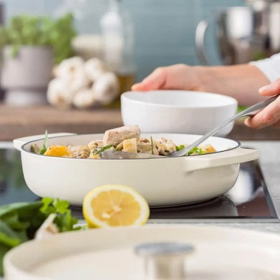 Сотейник KitchenAid Cast Iron чавунний з кришкою, 26 см, 2,77 л, мигдалевий крем (CC009010-001) Вінниця - фото 5