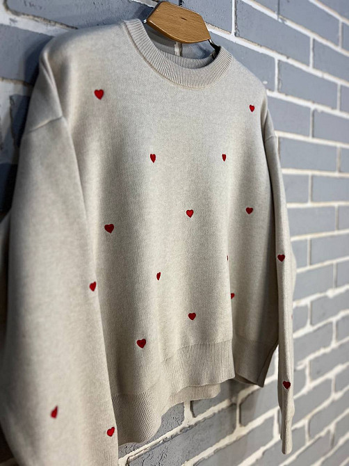 Светр жіночий A-N 7075 оверсайз широкий вишиті серця, білий, one size Київ - фото 10