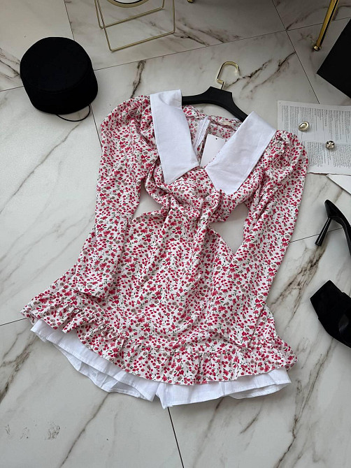 Женское романтичное мини платье-комбинезон в цветочный принт с белым воротником софт+котон Одесса - изображение 1