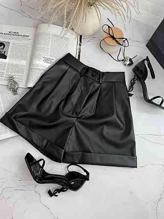 Женские базовые короткие шорты из экокожи Черный, 50/52 Одесса