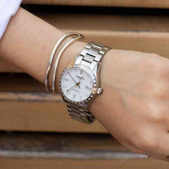 Годинник жіночий механічний Carnival Luiza White Flower (2 ремінці) Київ