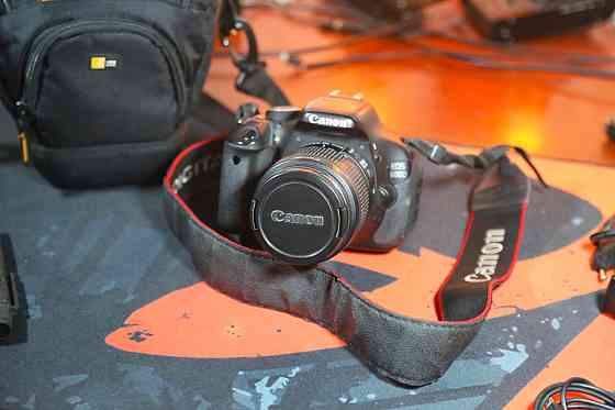 Профессиональный фотоаппарат Canon EOS 600D + EF-S 18-55 Зеркалка.Комплект. Б\У Киев
