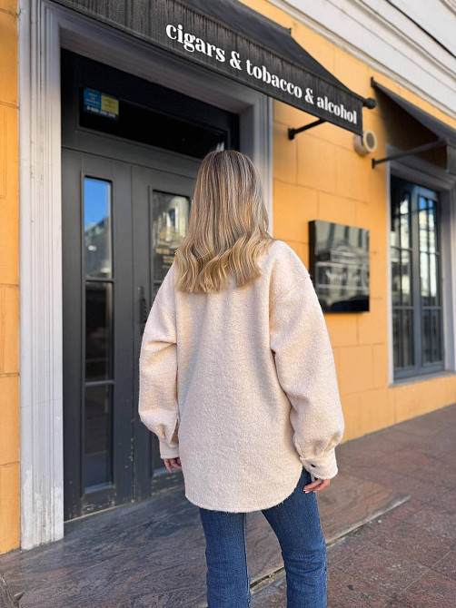 Жіноча тепла оверсайз сорочка на кнопках альпака-барашок Молочний Одеса - фото 4
