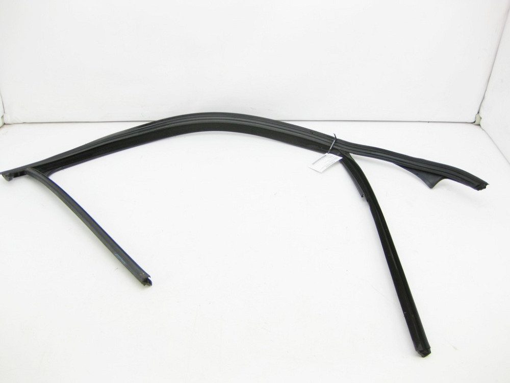 Mercedes-Benz  A1667252000 Гумовий ущільнювач - напрямна скла передніх правих дверей GL/GLS X166 Одеса - фото 1