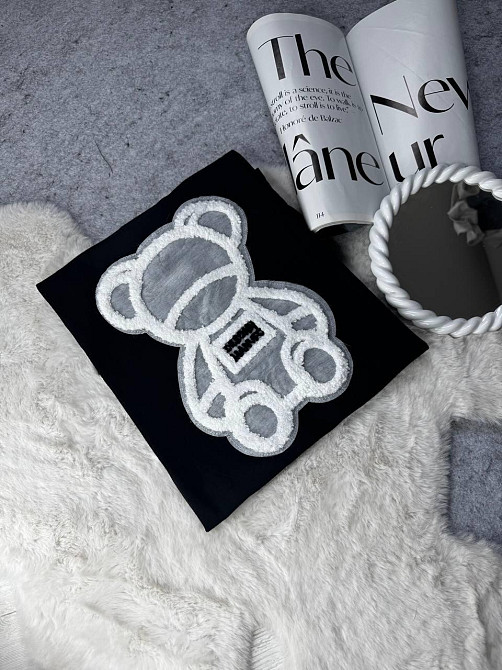 Жіноча подовжена футболка оверсайз з ведмедиком кулір Білий Одеса - фото 3