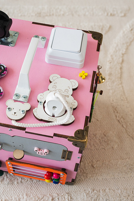 Маленький Бізікуб рожевий 23*23*23 Розвивальний куб для дівчинки Бізіборд Тернопіль - фото 8