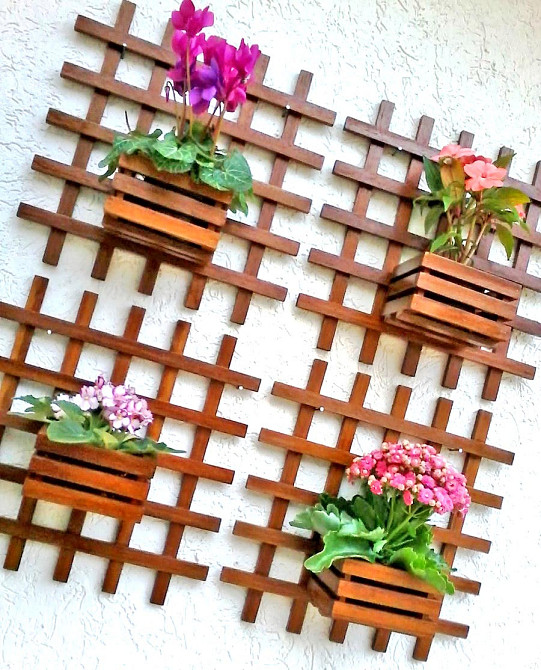 Полка настенная для цветов 