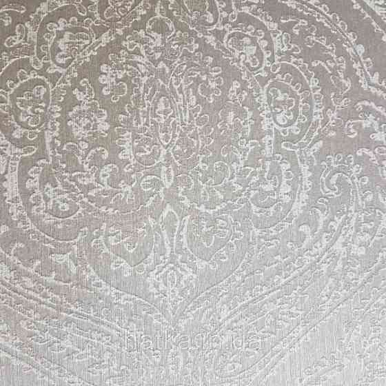 Текстильні шпалери на флізеліновій основі Cador Rasch Textil 086729 вензелі світло-сірі з сріблом Київ