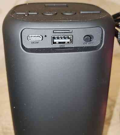 Мощная блютуз колонка с подсветкой и FM радио. Харків